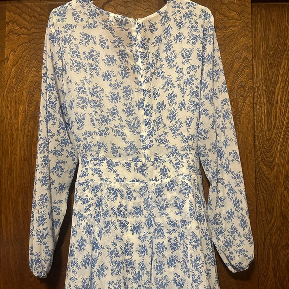 Blue and White floral long sleeve romper - Picture 3 of 3